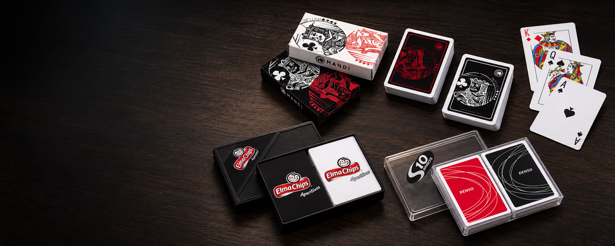Baralhos e jogos de cartas personalizados produzidos pela Fábrica do Baralho